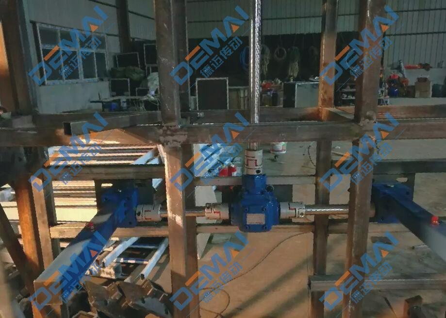 丝杆升降机联动方案用于设备平移